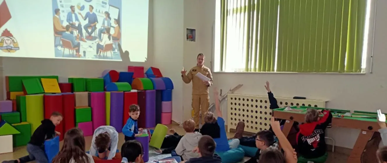 Strażacy z PSP przeprowadzili zajęcia profilaktyczne w świetlicy Tęcza