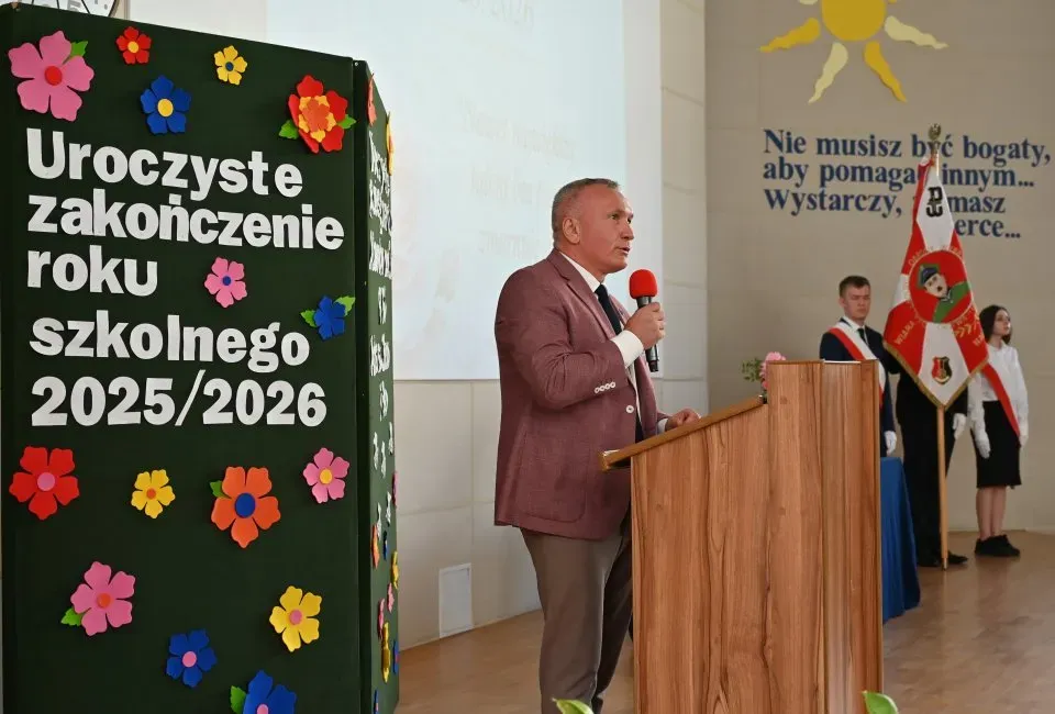 Koniec roku szkolnego w powiecie stalowowolskim: 3,5 tys. uczniów na wakacjach