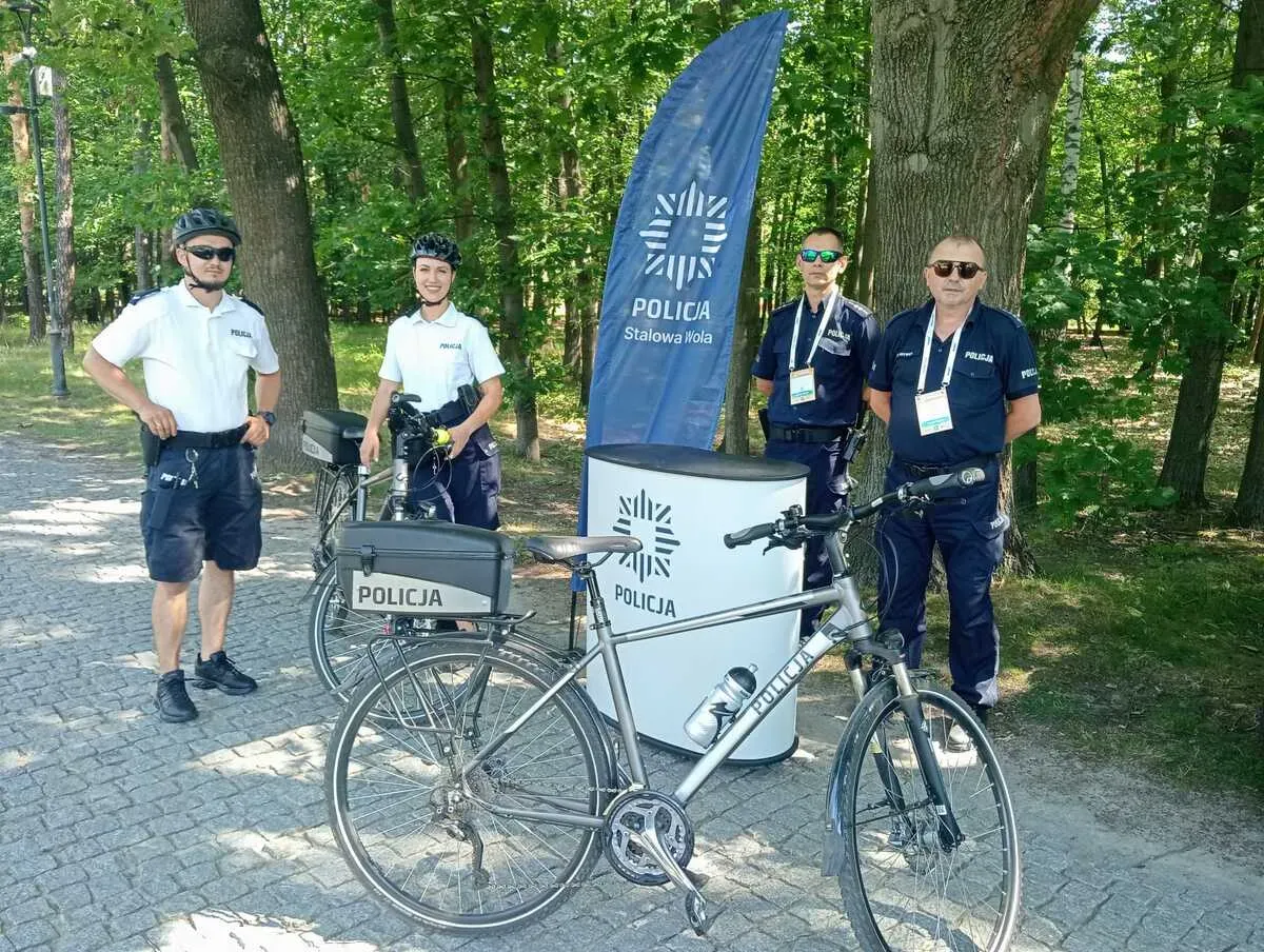 Policja na Jarmarku Młodego Przedsiębiorcy: bezpieczeństwo wakacji