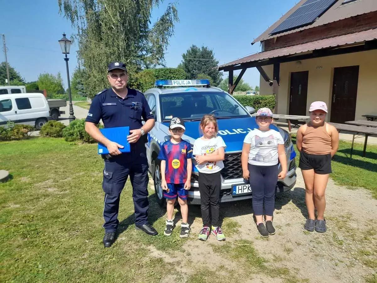 Policja odwiedziła półkolonie w Jastkowicach i Stalowej Woli z lekcją bezpieczeństwa