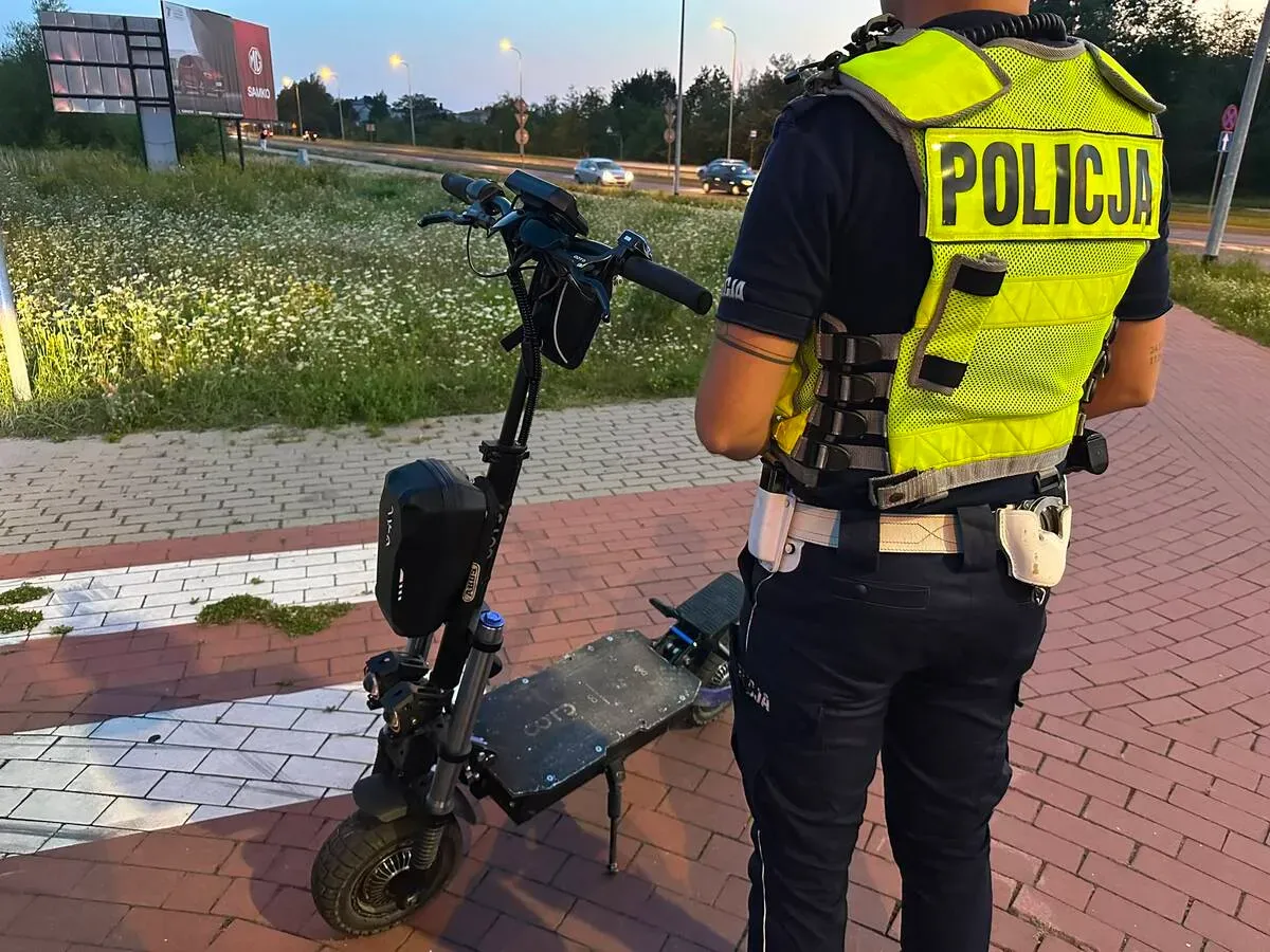 Policja skontrolowała 67 użytkowników hulajnóg elektrycznych w Stalowej Woli