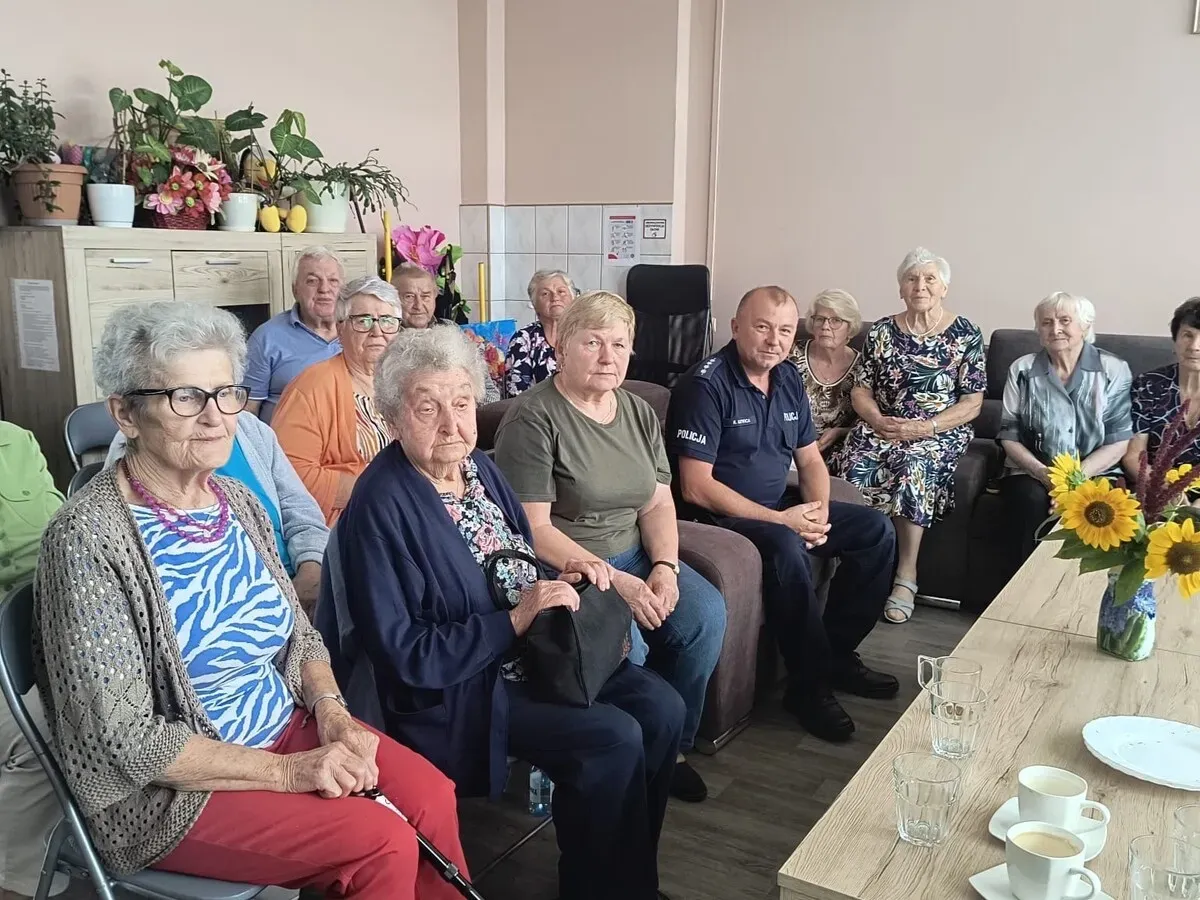 Program „Bezpieczny Senior” dotarł do Dziennego Domu w Maziarni
