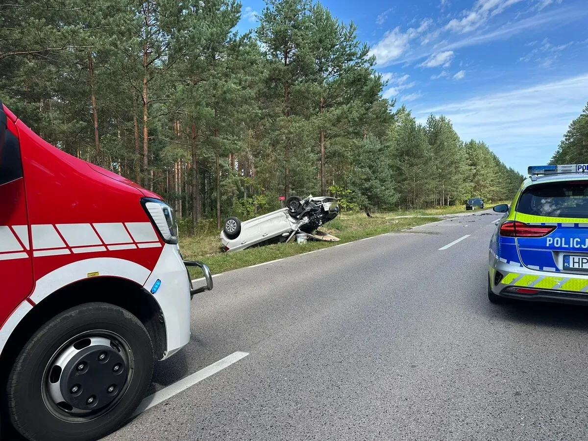 Wypadek na drodze 855 w Zaklikowie: kierująca Skodą trafiła do szpitala