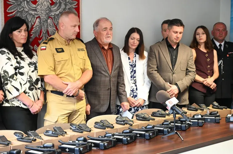 Powiat stalowowolski przekazał 69 radiotelefonów DMR dla 33 jednostek OSP