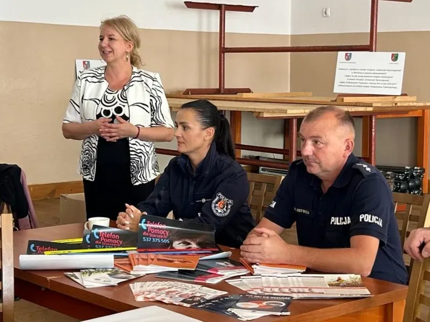Warsztaty dla seniorów w Słomianej: policja o zagrożeniach i bezpieczeństwie