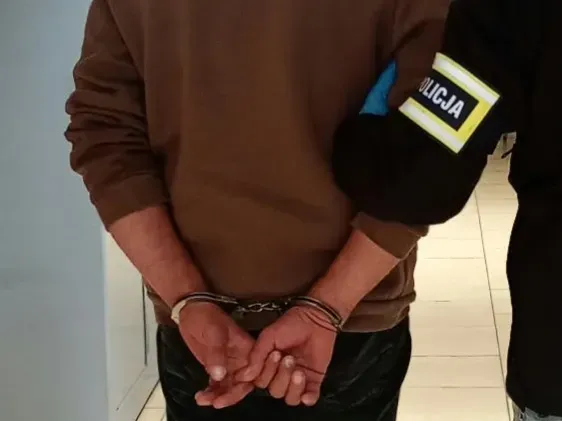 Stalowa Wola: 42-latek poszukiwany za jazdę po alkoholu i kradzieże zatrzymany